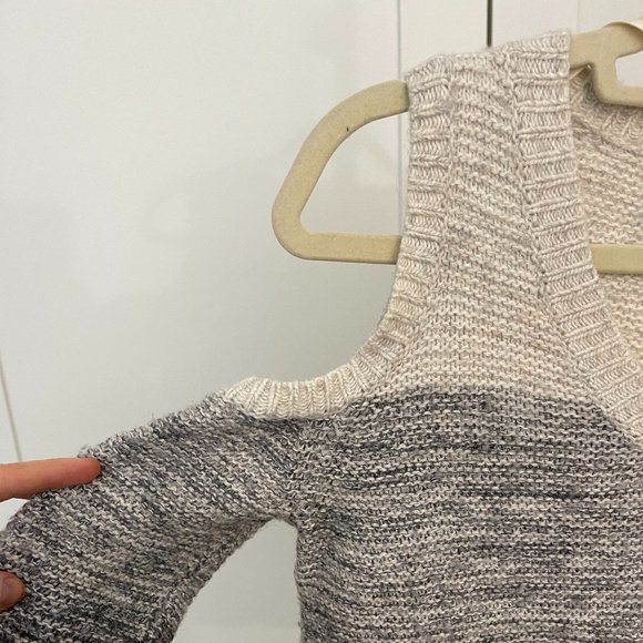 Rebecca Minkoff Page V Neck Cold Shoulder Knit Sweater, Grey Ombré, Size XS - Picture 6 of 9